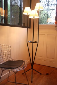 lampadaire vintage années 50 tripode mobilier vintage Rouge Garden