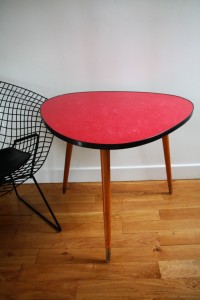 table haricot tripode formica mobilier vintage Rouge Garden